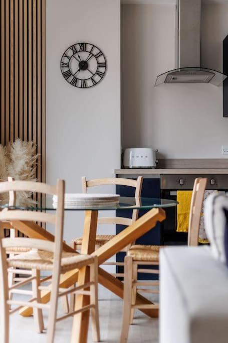 Modern 2 Bed, Cliff Top & Parking, F6 Bornemouth Extérieur photo
