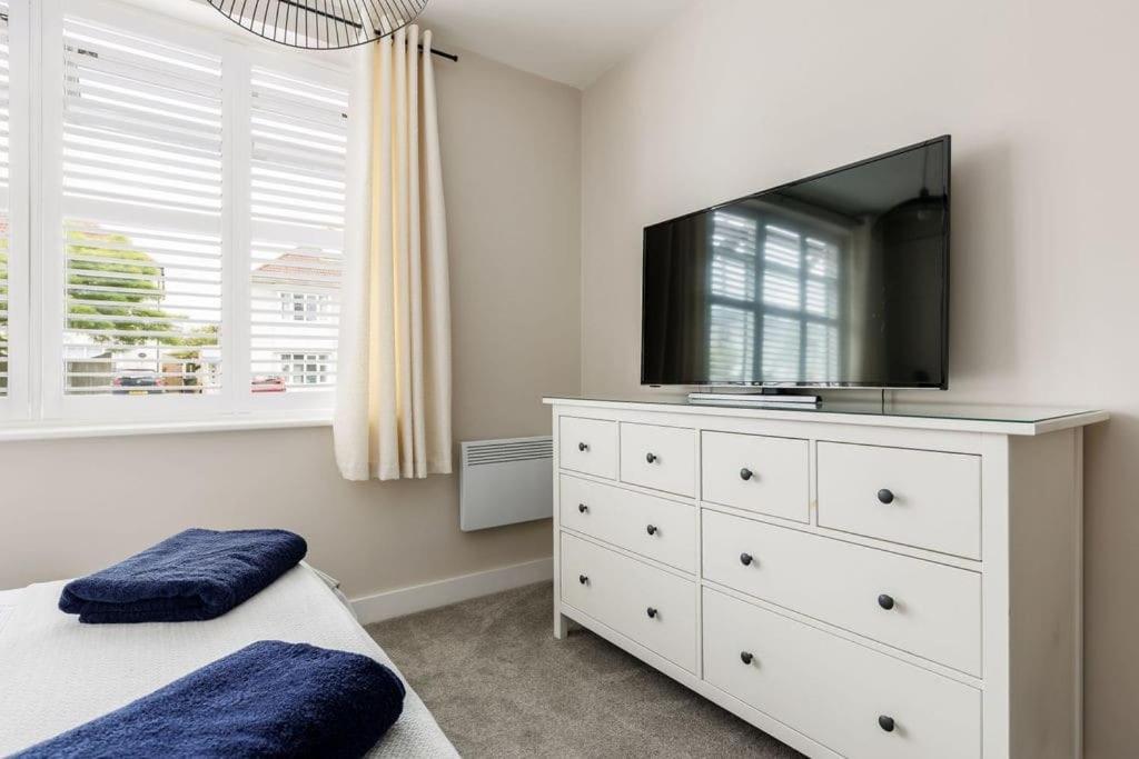 Modern 2 Bed, Cliff Top & Parking, F6 Bornemouth Extérieur photo