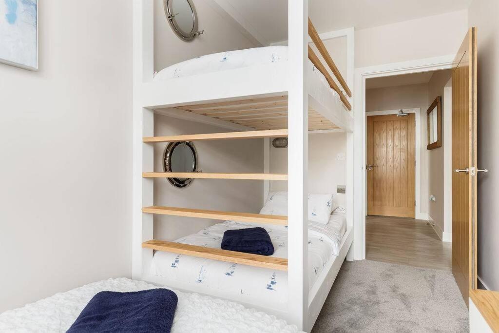 Modern 2 Bed, Cliff Top & Parking, F6 Bornemouth Extérieur photo