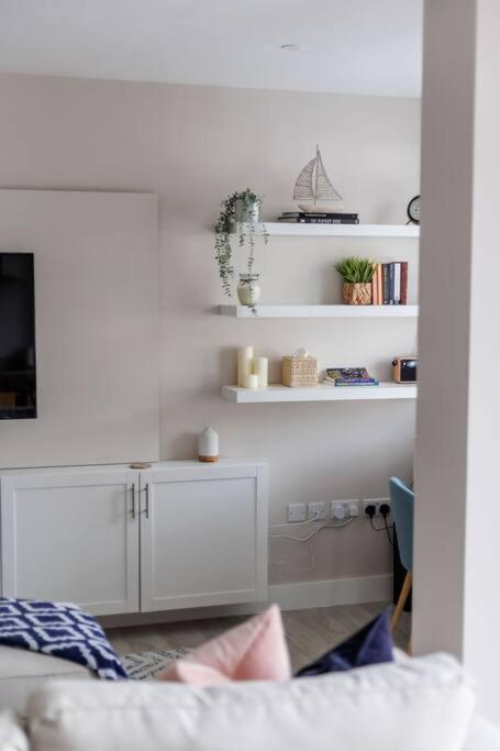 Modern 2 Bed, Cliff Top & Parking, F6 Bornemouth Extérieur photo