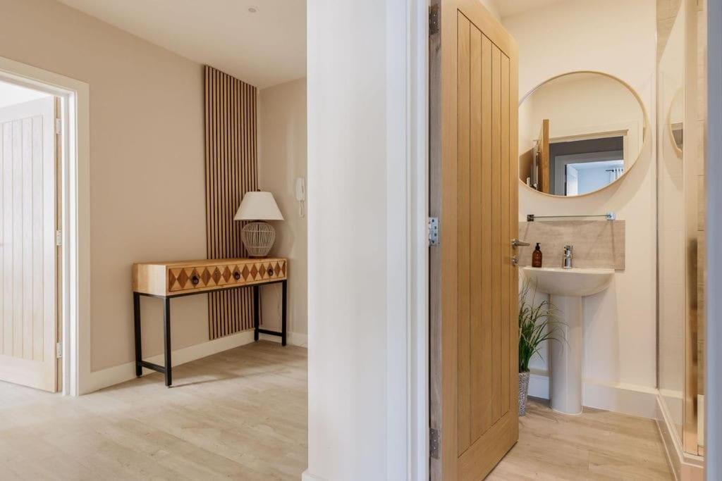 Modern 2 Bed, Cliff Top & Parking, F6 Bornemouth Extérieur photo