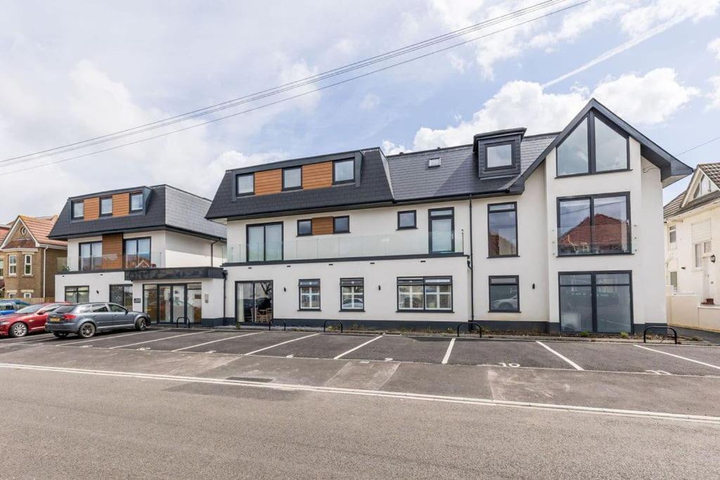 Modern 2 Bed, Cliff Top & Parking, F6 Bornemouth Extérieur photo
